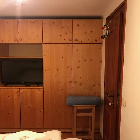 Beautiful Chalet - Ski-in & Ski-out